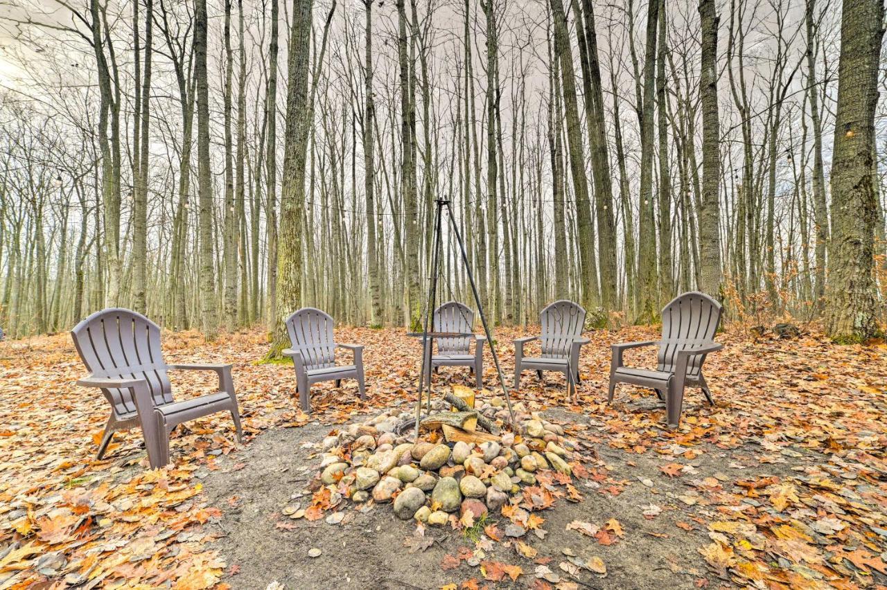 Roscommon Higgins Lake Retreat - Hike, Swim, Relax! מראה חיצוני תמונה